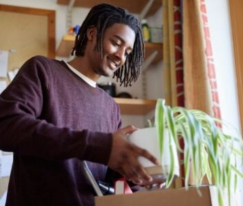 Students can save with Vaultra moving & storage - contact us to learn more!